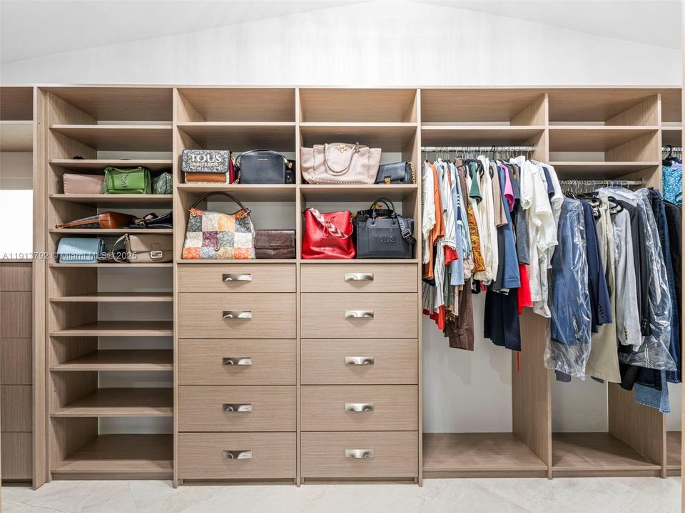 En Venta: $7,900,000 (4 camas, 3 baños, 3673 Pies cuadrados)