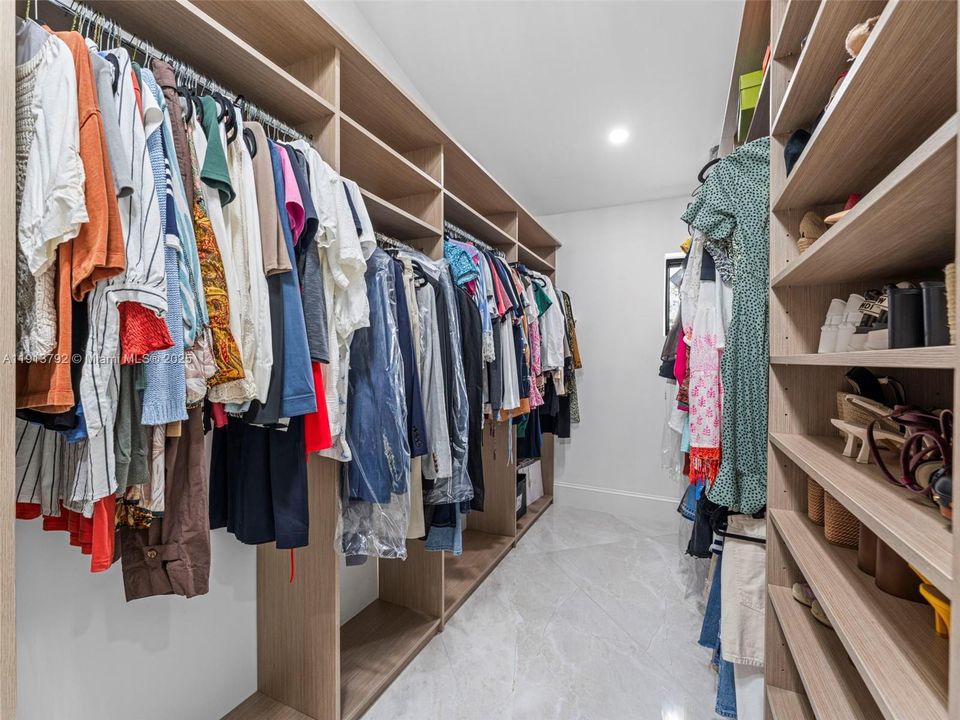 En Venta: $7,900,000 (4 camas, 3 baños, 3673 Pies cuadrados)