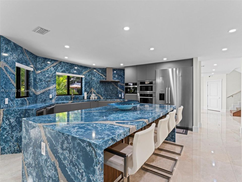 En Venta: $7,900,000 (4 camas, 3 baños, 3673 Pies cuadrados)