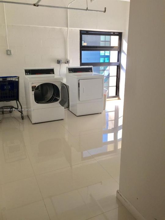 For Rent: $4,350 (2 beds, 2 baths, 1311 Square Feet)