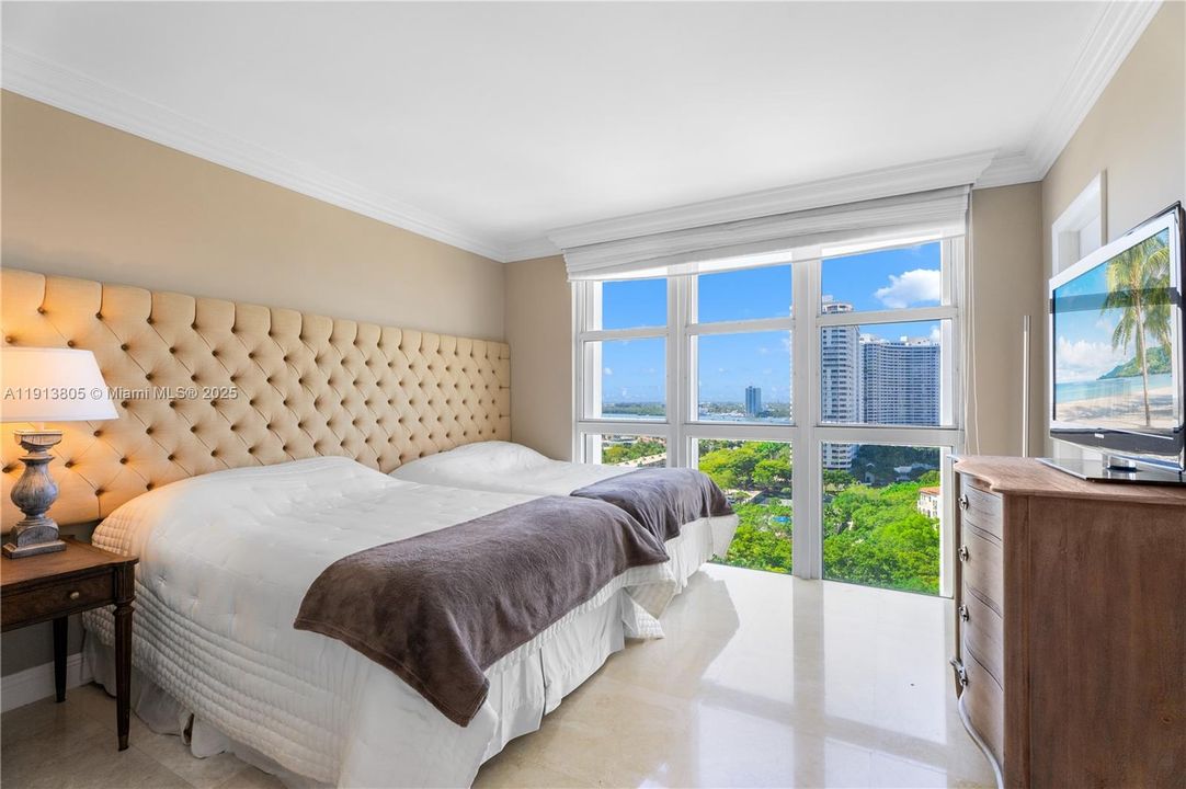 For Sale: $2,790,000 (4 beds, 4 baths, 3340 Square Feet)