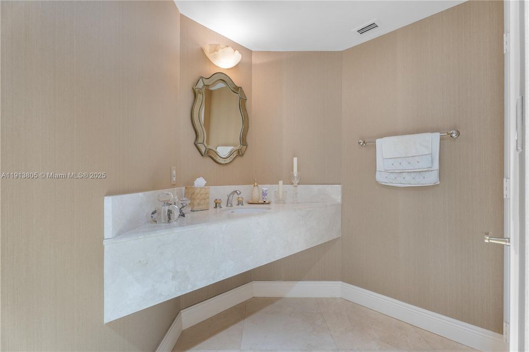 For Sale: $2,790,000 (4 beds, 4 baths, 3340 Square Feet)