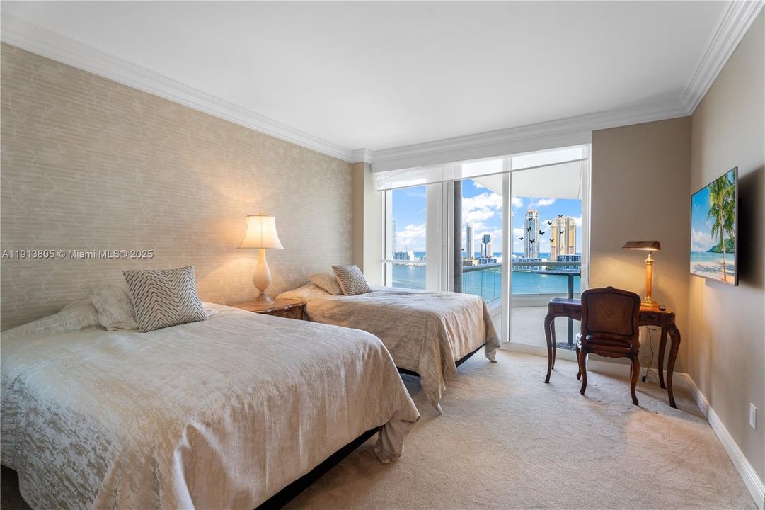 For Sale: $2,790,000 (4 beds, 4 baths, 3340 Square Feet)