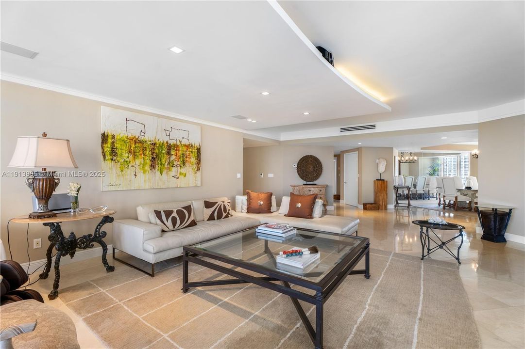 For Sale: $2,790,000 (4 beds, 4 baths, 3340 Square Feet)