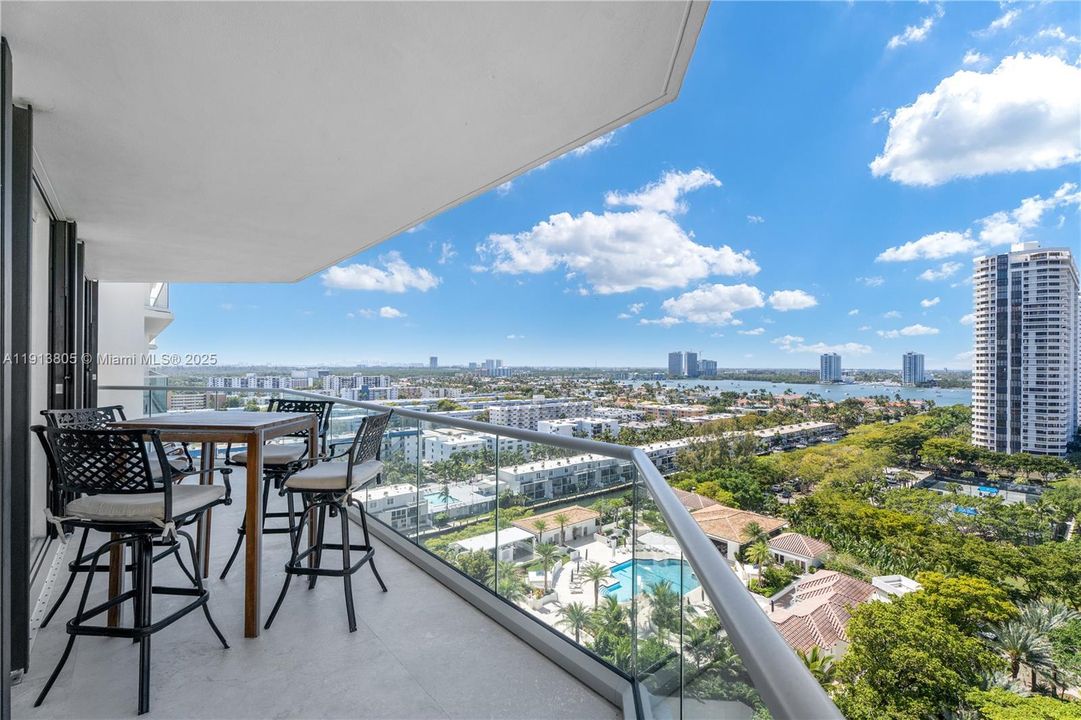 For Sale: $2,790,000 (4 beds, 4 baths, 3340 Square Feet)