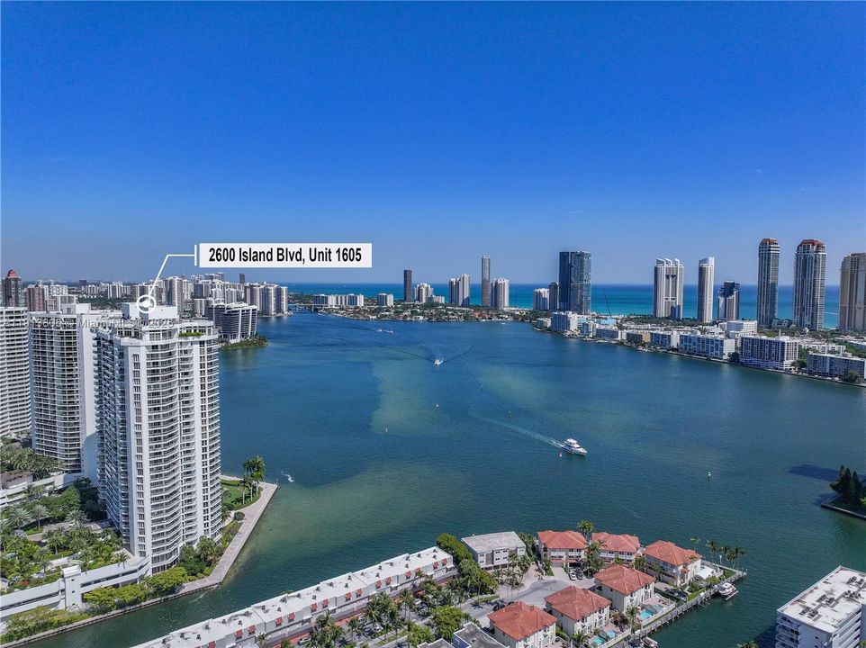 For Sale: $2,790,000 (4 beds, 4 baths, 3340 Square Feet)