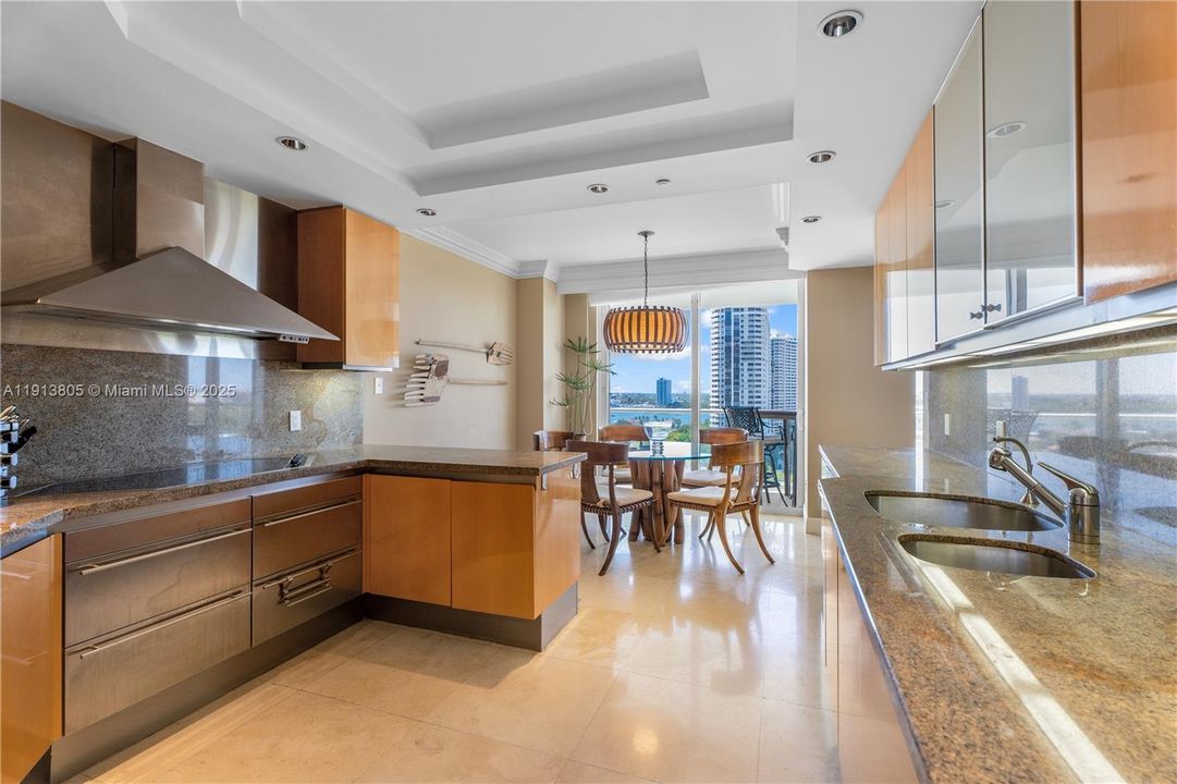 For Sale: $2,790,000 (4 beds, 4 baths, 3340 Square Feet)