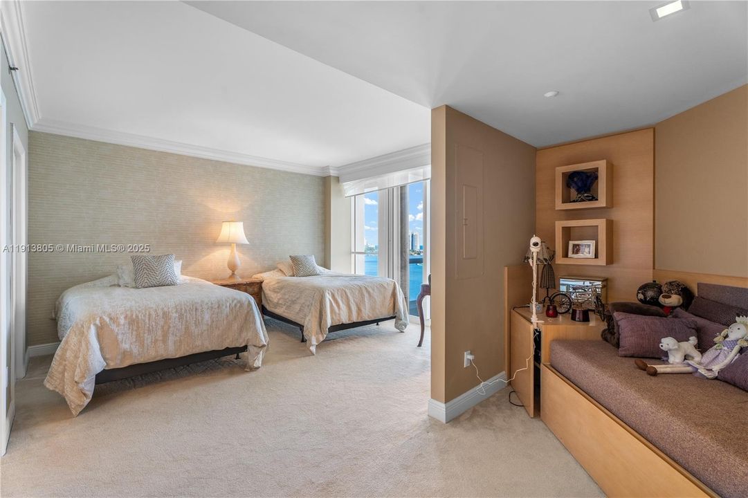 For Sale: $2,790,000 (4 beds, 4 baths, 3340 Square Feet)