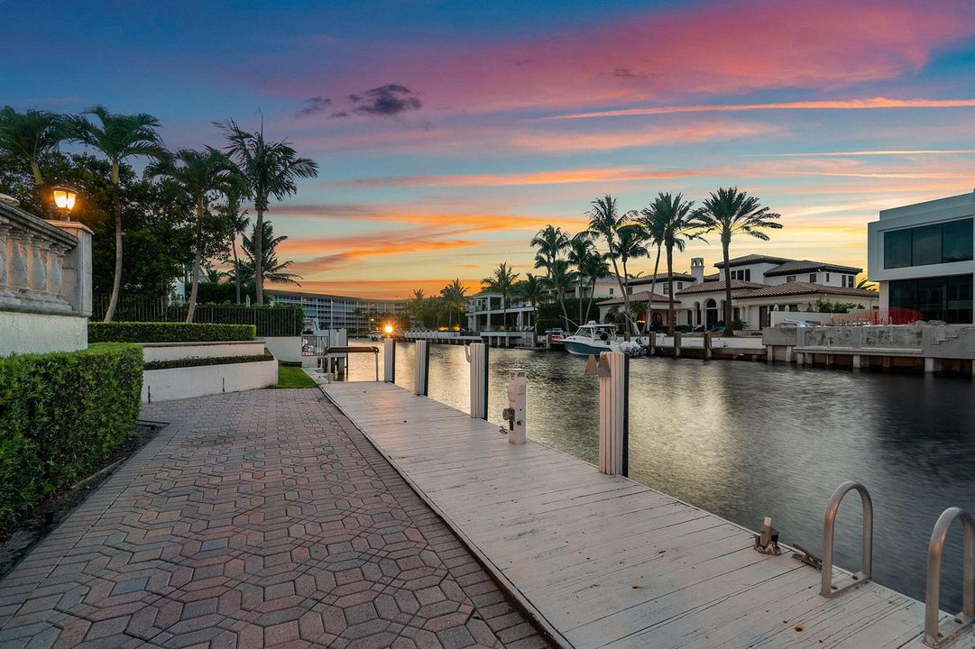 159_W_Coconut_Palm_Road_Dusk_10