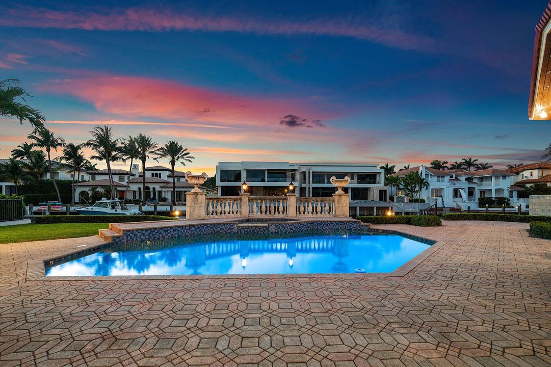 159_W_Coconut_Palm_Road_Dusk_05