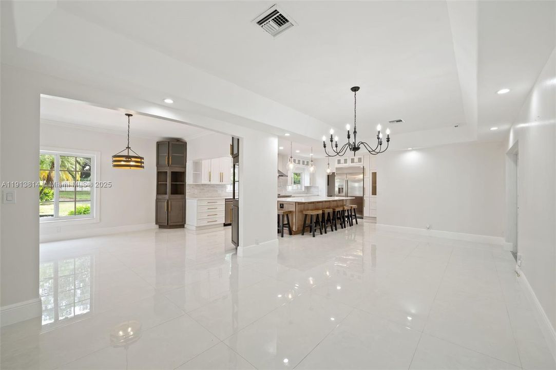 For Rent: $18,500 (6 beds, 7 baths, 5856 Square Feet)