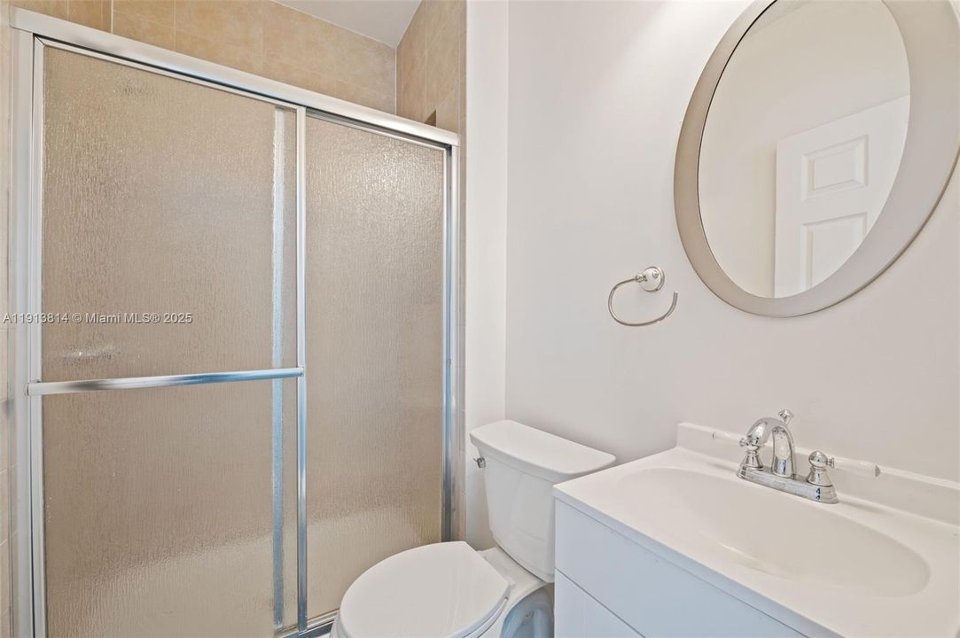 For Rent: $18,500 (6 beds, 7 baths, 5856 Square Feet)