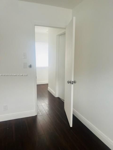 合同活跃: $1,800 (2 贝兹, 1 浴室, 944 平方英尺)