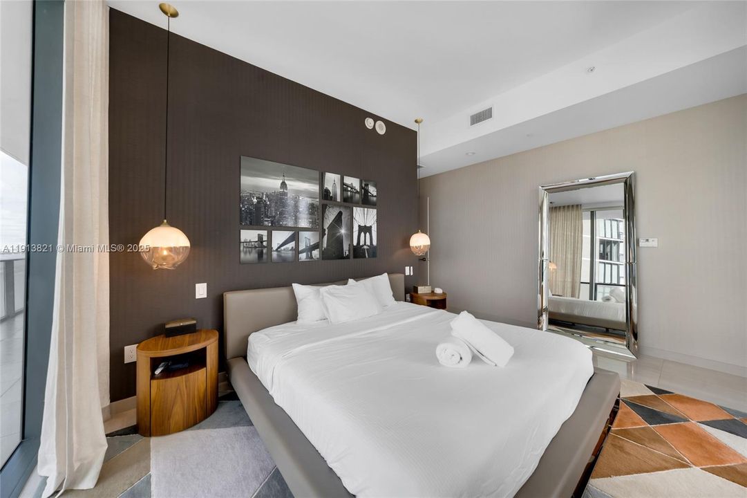 For Rent: $13,000 (3 beds, 3 baths, 1649 Square Feet)