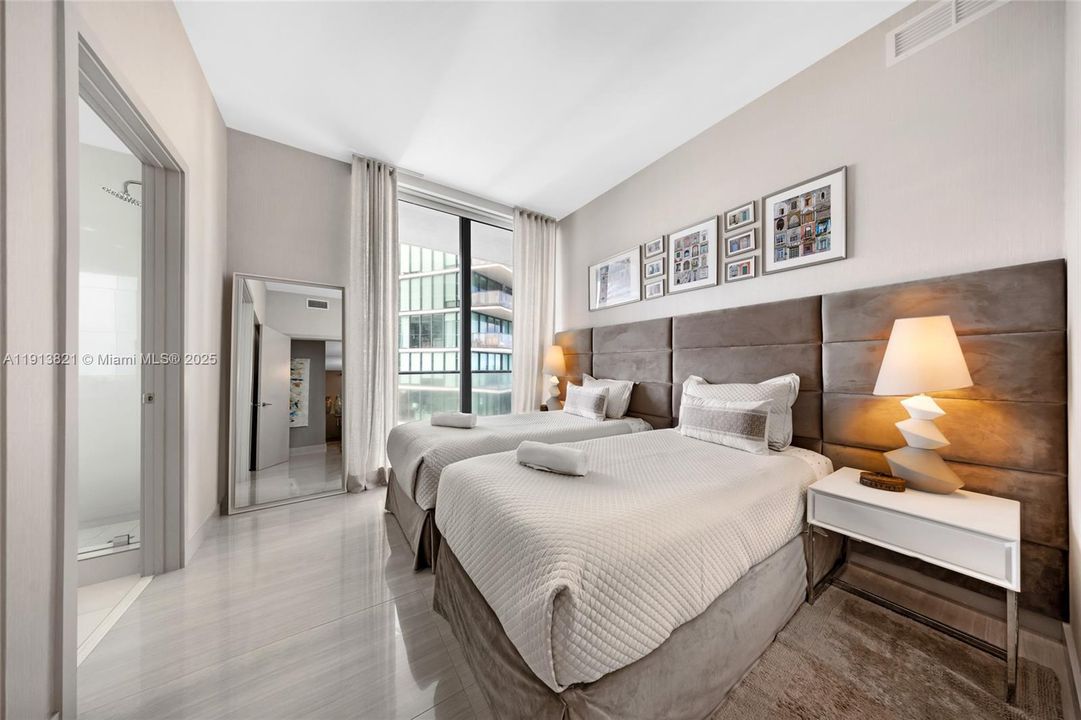 For Rent: $13,000 (3 beds, 3 baths, 1649 Square Feet)