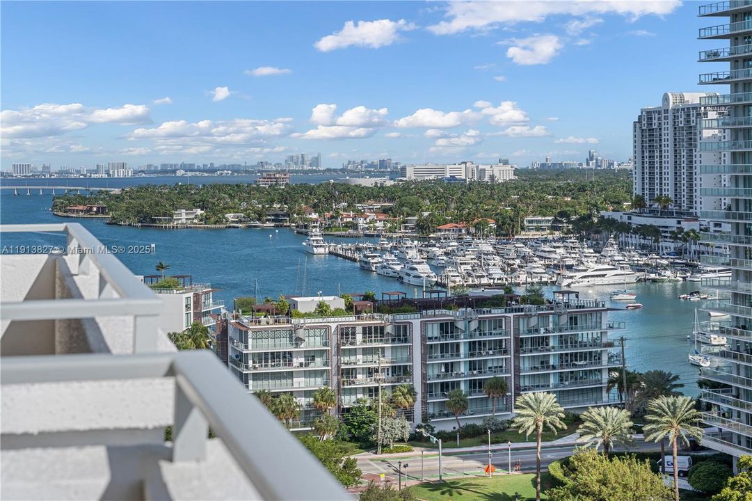 待售: $1,000,000 (2 贝兹, 2 浴室, 1238 平方英尺)