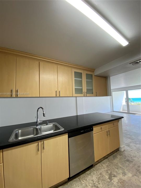 For Rent: $6,500 (2 beds, 2 baths, 1260 Square Feet)