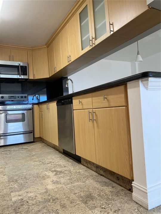 For Rent: $6,500 (2 beds, 2 baths, 1260 Square Feet)