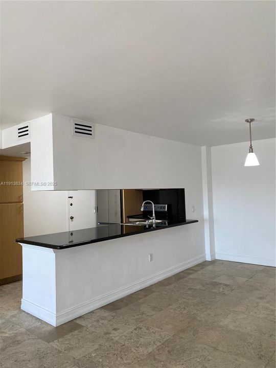 For Rent: $6,500 (2 beds, 2 baths, 1260 Square Feet)