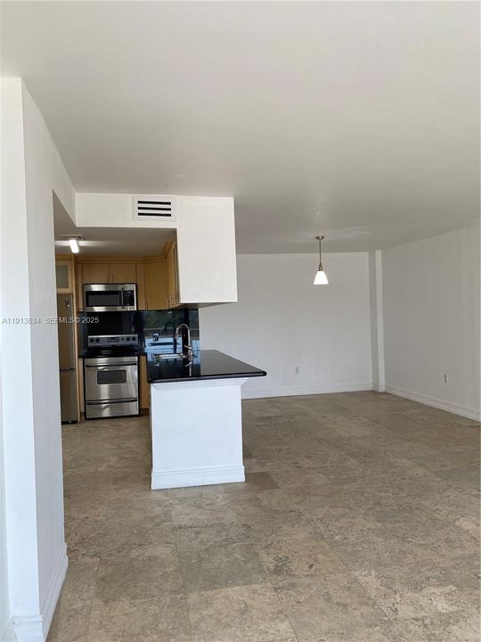 For Rent: $6,500 (2 beds, 2 baths, 1260 Square Feet)