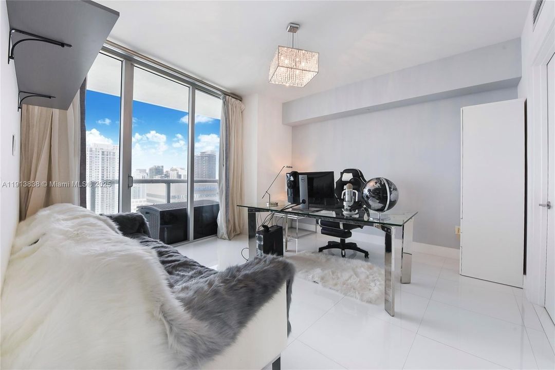 Recientemente alquilado: $6,400 (3 camas, 2 baños, 1450 Pies cuadrados)