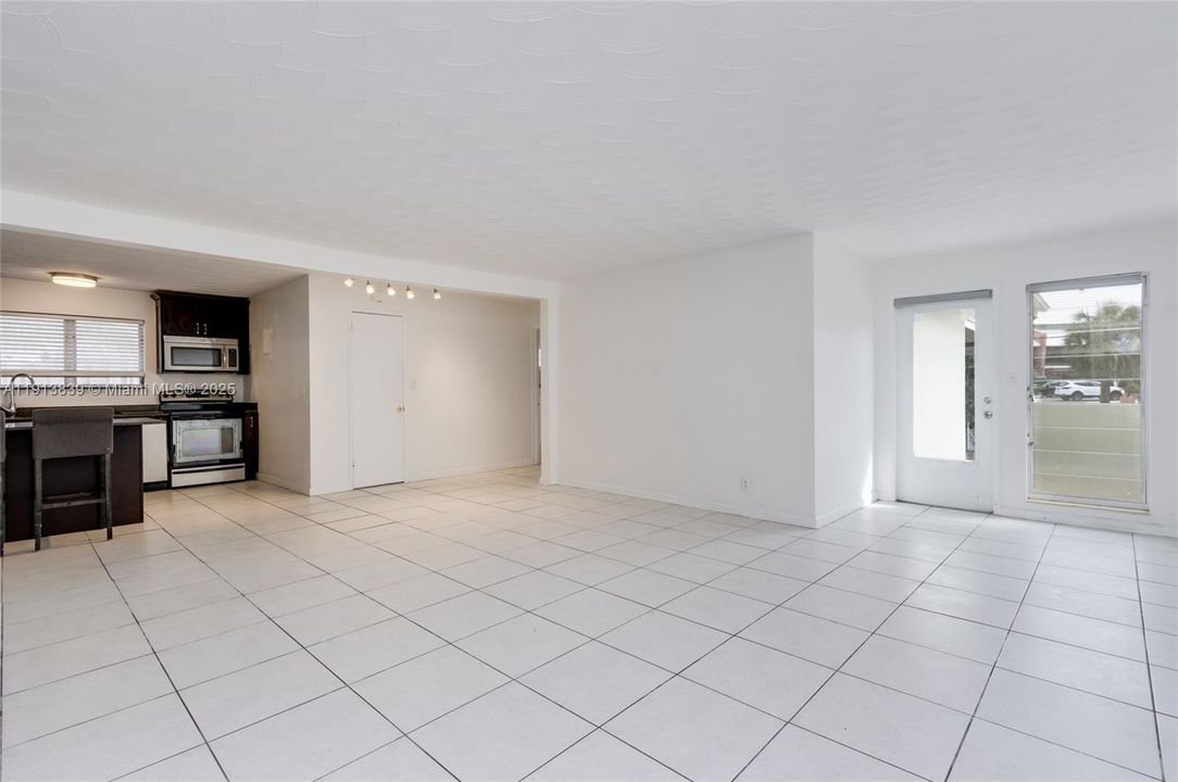 Active With Contract: $1,500,000 (0 beds, 0 baths, 2275 Square Feet)