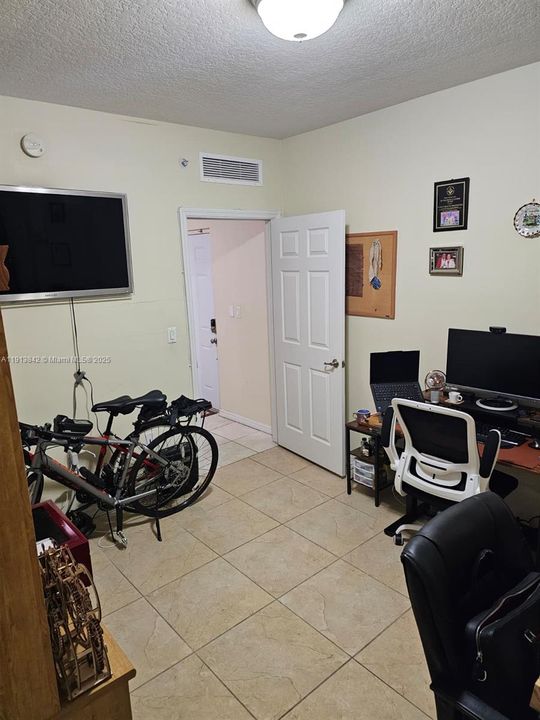 В аренду: $2,600 (2 спален, 2 ванн, 934 Квадратных фут)