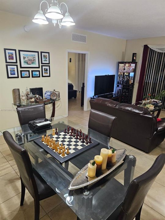 В аренду: $2,600 (2 спален, 2 ванн, 934 Квадратных фут)