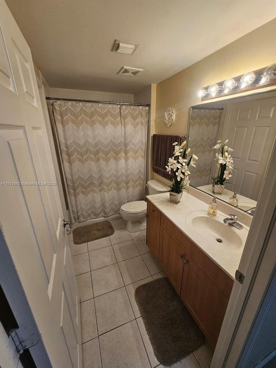 В аренду: $2,600 (2 спален, 2 ванн, 934 Квадратных фут)