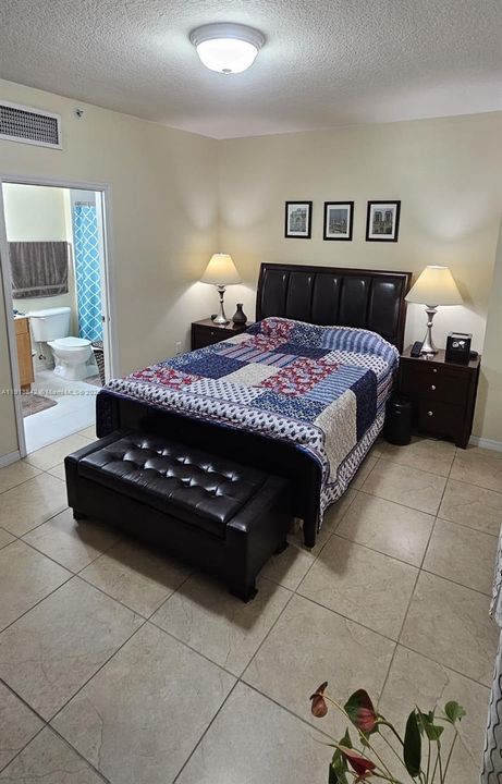 В аренду: $2,600 (2 спален, 2 ванн, 934 Квадратных фут)