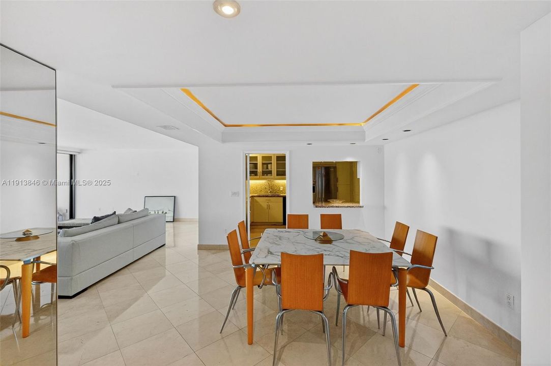 待售: $1,450,000 (2 贝兹, 3 浴室, 1882 平方英尺)