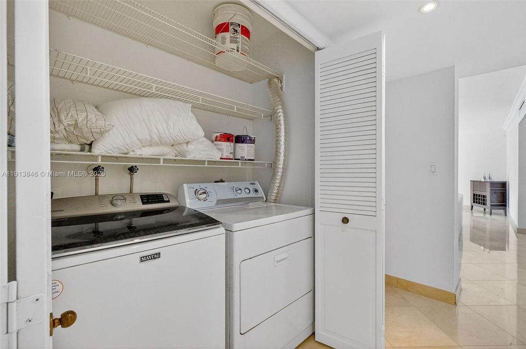 待售: $1,450,000 (2 贝兹, 3 浴室, 1882 平方英尺)