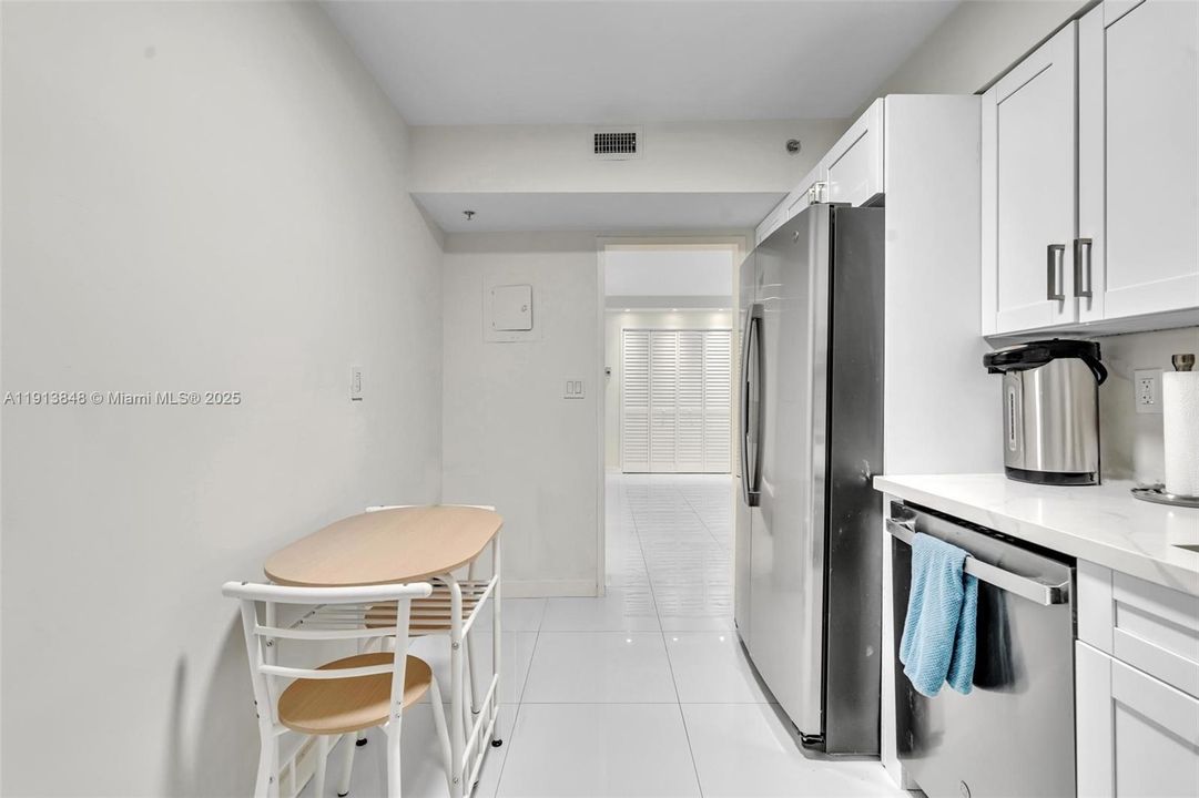 В аренду: $3,550 (1 спален, 1 ванн, 905 Квадратных фут)