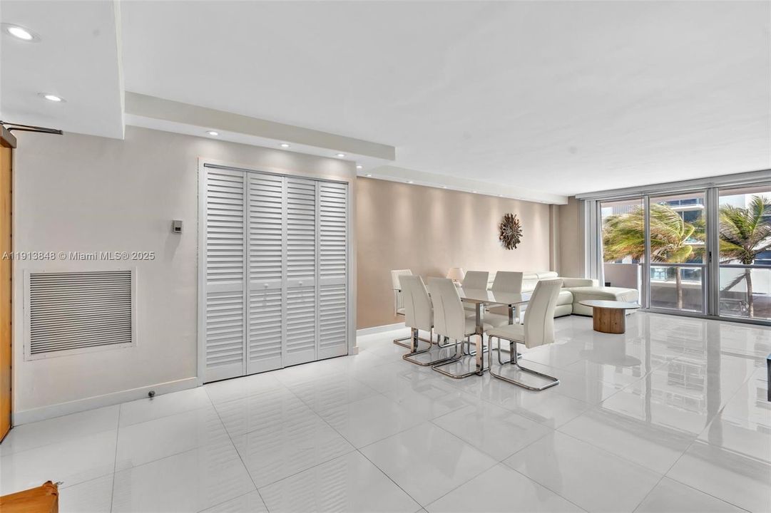 В аренду: $3,550 (1 спален, 1 ванн, 905 Квадратных фут)