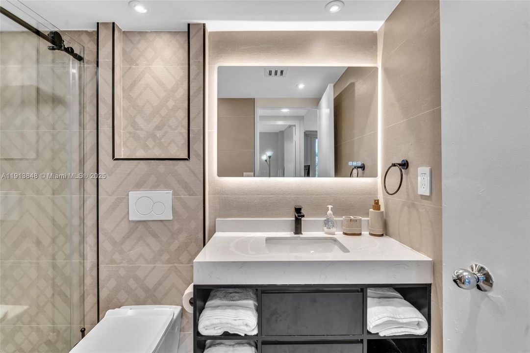 В аренду: $3,550 (1 спален, 1 ванн, 905 Квадратных фут)