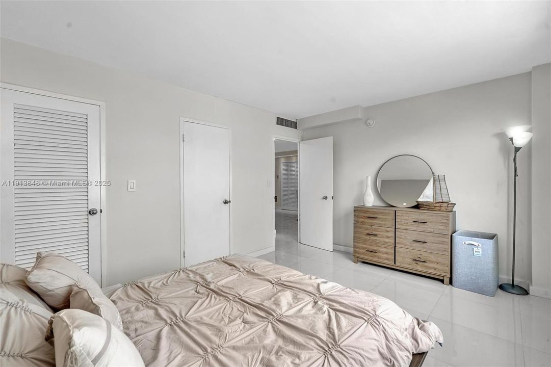 В аренду: $3,550 (1 спален, 1 ванн, 905 Квадратных фут)