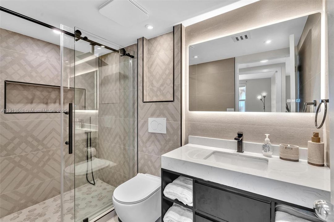 В аренду: $3,550 (1 спален, 1 ванн, 905 Квадратных фут)