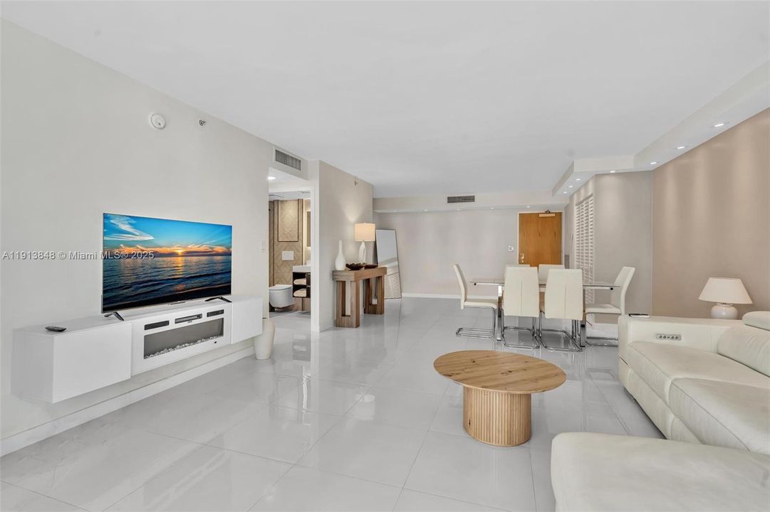 В аренду: $3,550 (1 спален, 1 ванн, 905 Квадратных фут)