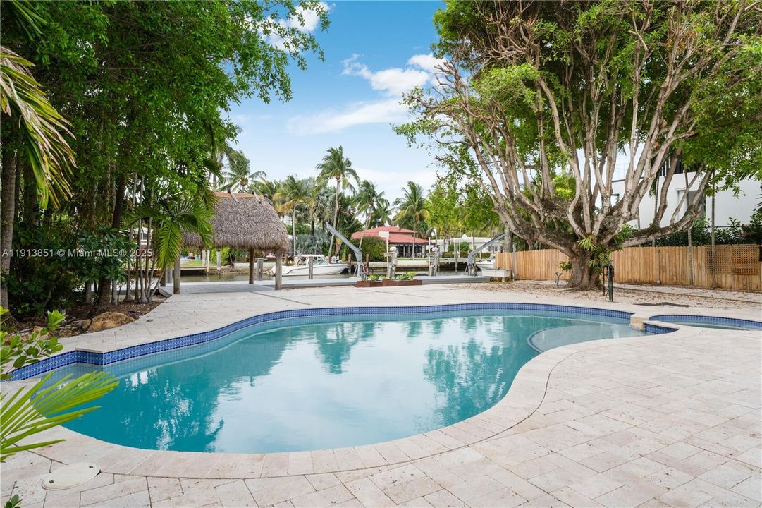 For Rent: $9,000 (3 beds, 2 baths, 2197 Square Feet)