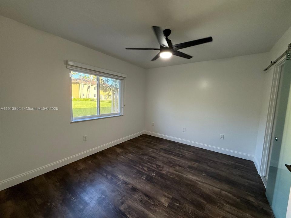 For Rent: $1,900 (2 beds, 2 baths, 920 Square Feet)