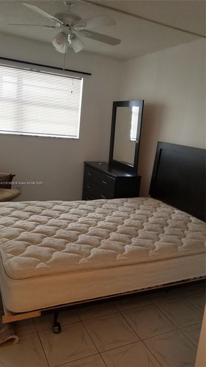 待售: $155,000 (1 贝兹, 1 浴室, 625 平方英尺)