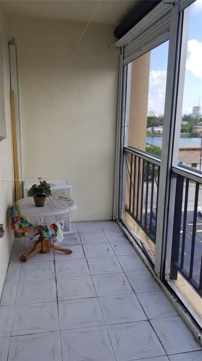 待售: $155,000 (1 贝兹, 1 浴室, 625 平方英尺)