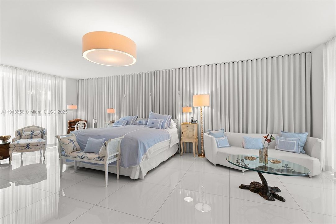 For Sale: $2,950,000 (4 beds, 4 baths, 2728 Square Feet)