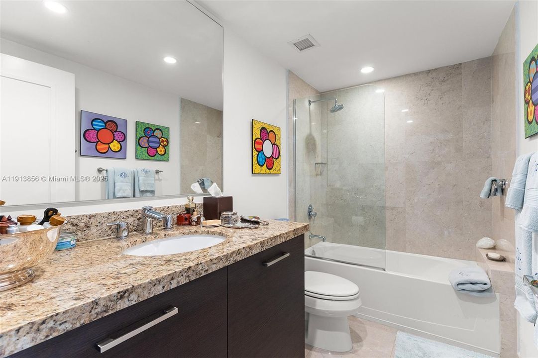 Full bath #2 off of den/bedroom #2