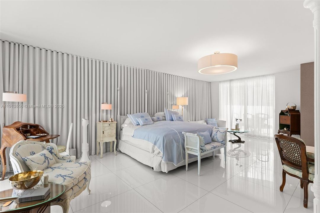 Oversized living spaces and windows and sliding doors to your private waterfront yard really make you feel like you're living in a townhouse or a single family home.