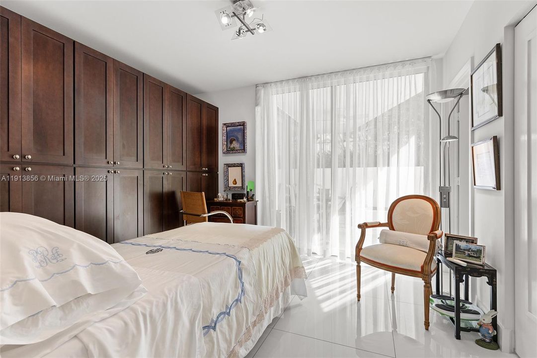 Bedroom #4 with en-suite full bathroom