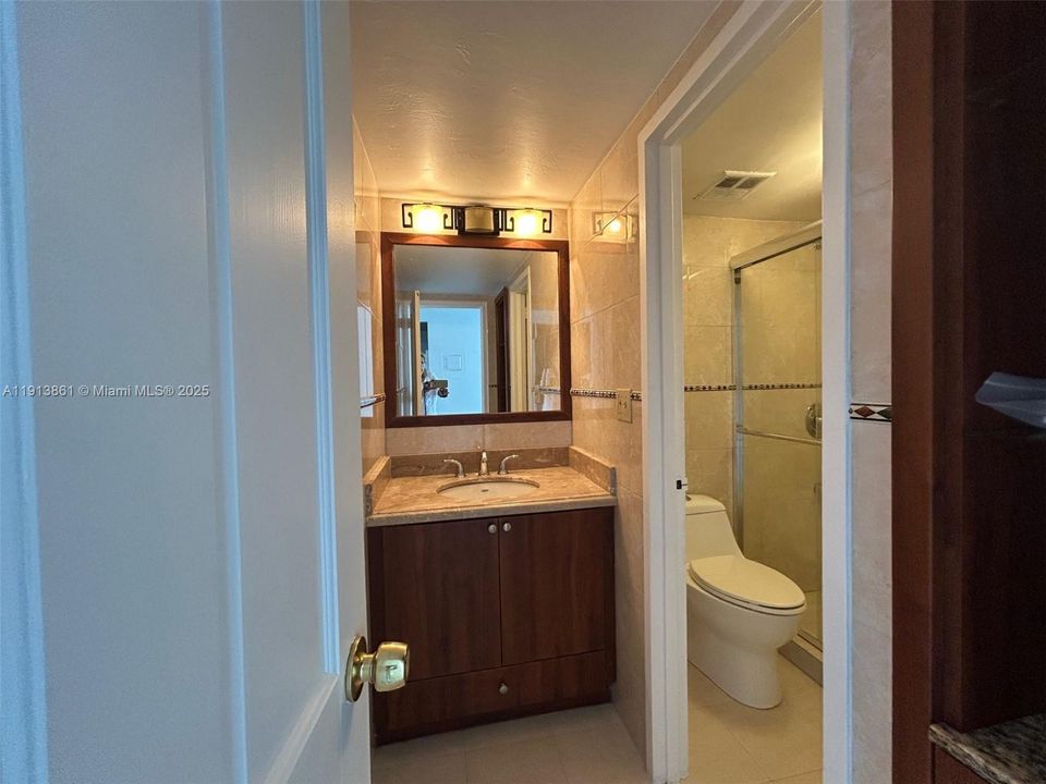 Recently Rented: $2,250 (0 beds, 1 baths, 600 Square Feet)