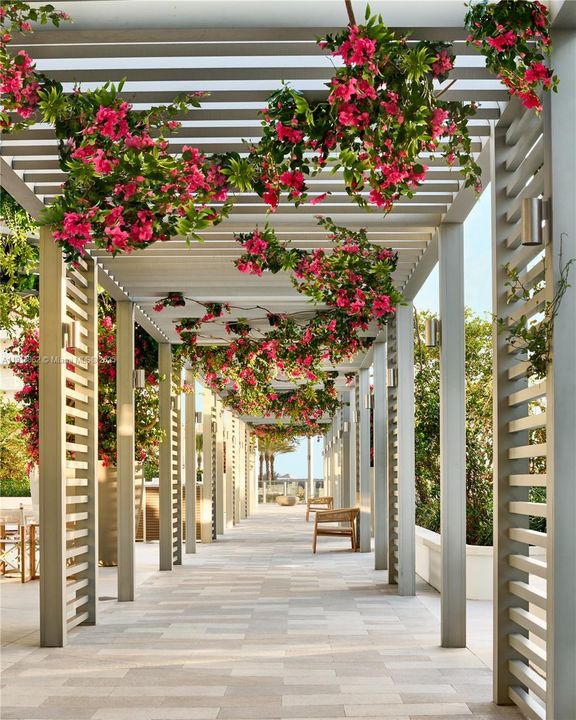 For Rent: $13,000 (1 beds, 1 baths, 1110 Square Feet)