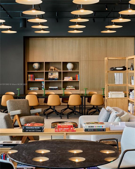 For Rent: $13,000 (1 beds, 1 baths, 1110 Square Feet)