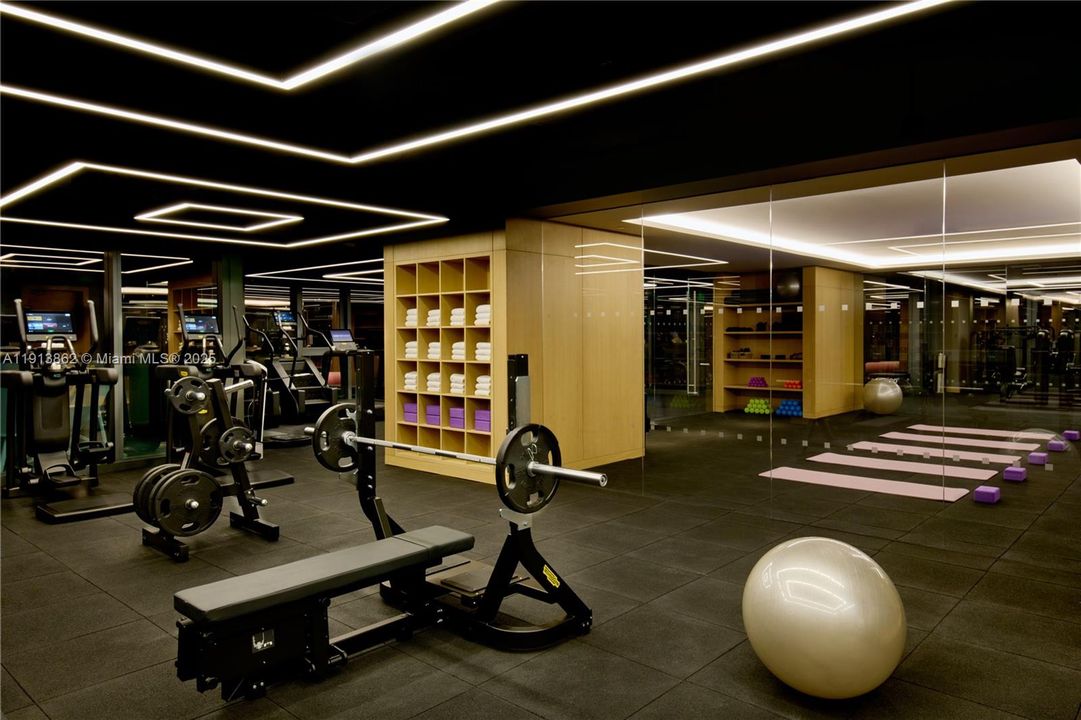 For Rent: $13,000 (1 beds, 1 baths, 1110 Square Feet)